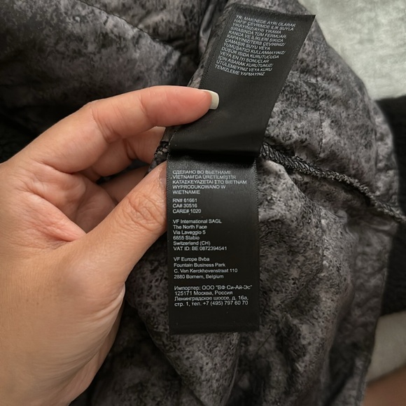 The North Face women’s fleece cowl neck pullover with front pocket - Picture 7 of 8